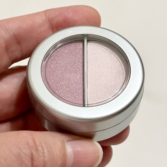 Gap Inc. Eyeshadow Duo - Smooch - Mauve/Pink - Brand New, Never Used - Picture 3 of 6